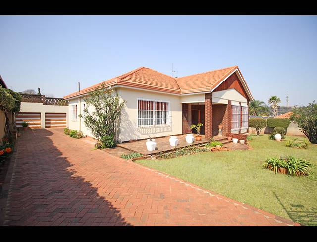 3 BEDROOM HOUSE FOR SALE IN OBSERVATORY